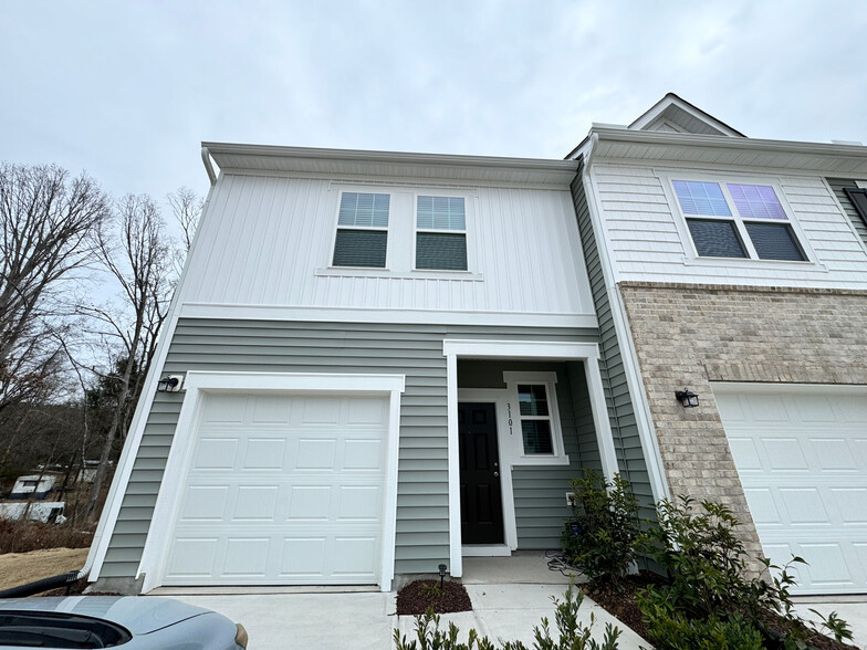 Building Photo - Room in Townhome on Primo Dr