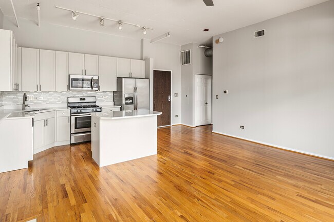 Building Photo - 950 W Monroe St