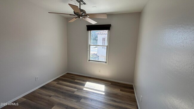 Building Photo - 2125 E Huntington Dr