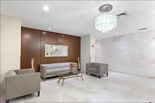 Building Photo - 10 Regent St