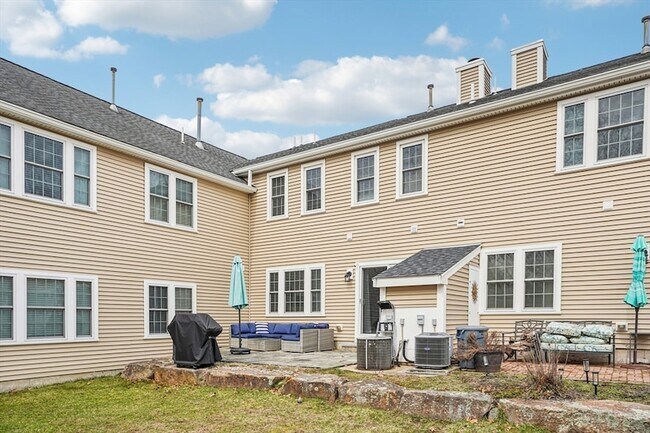 Building Photo - 257 Allerton Commons Ln