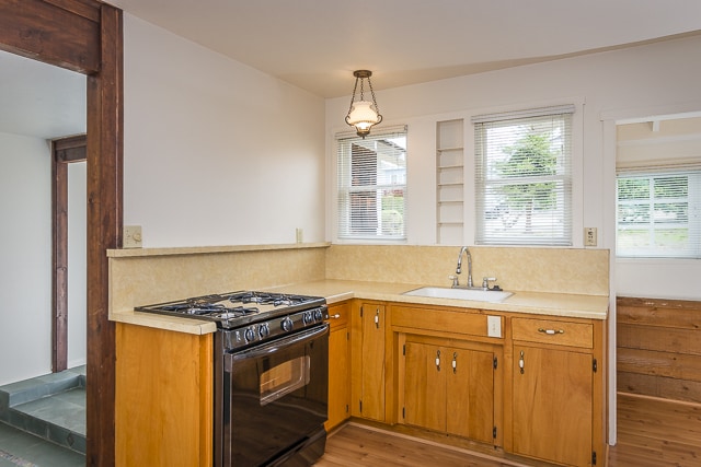 Building Photo - 1 Bedroom, 2 Bath House