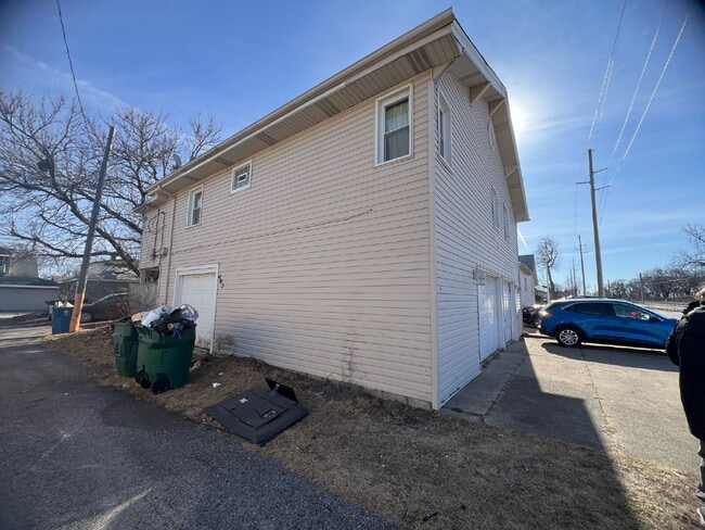 Building Photo - 403 Kenwood St