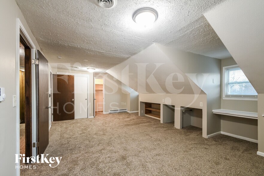 Building Photo - 7702 E 46th St