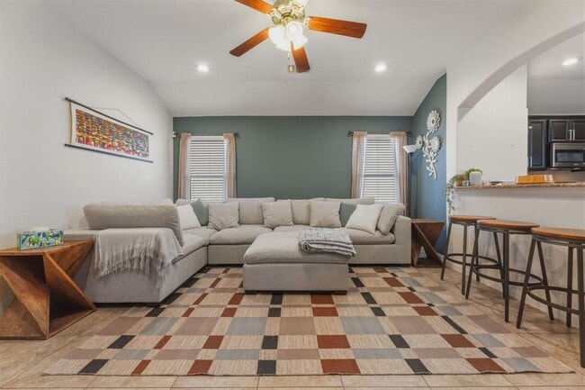 Building Photo - 5809 Scenic Lake Dr