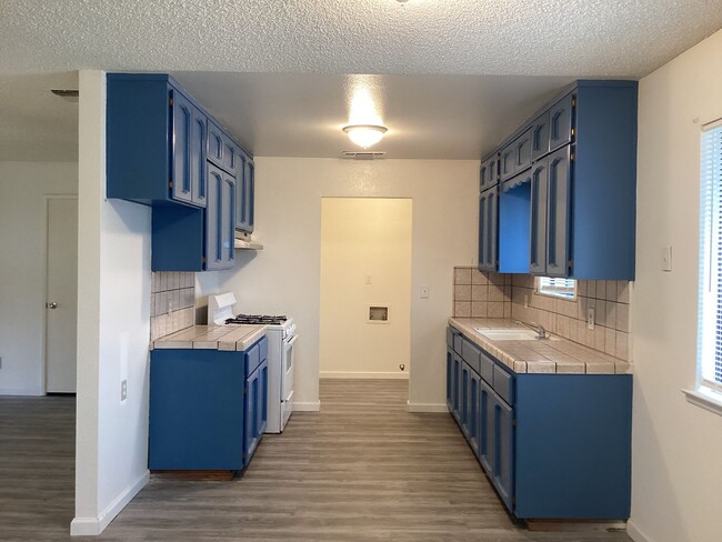 Building Photo - 16385 N D St