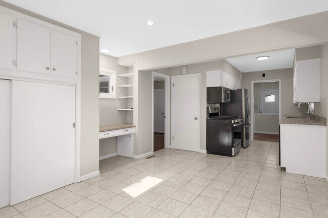 Building Photo - 1415 Nevada Ave