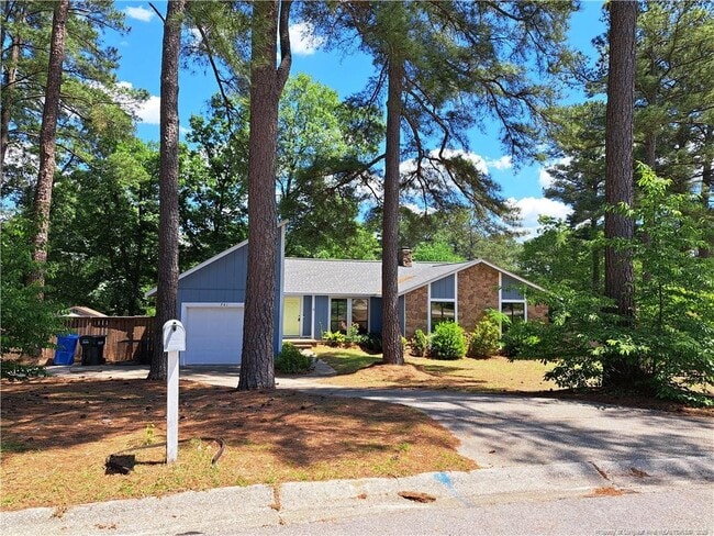 Building Photo - 741 Maxine St