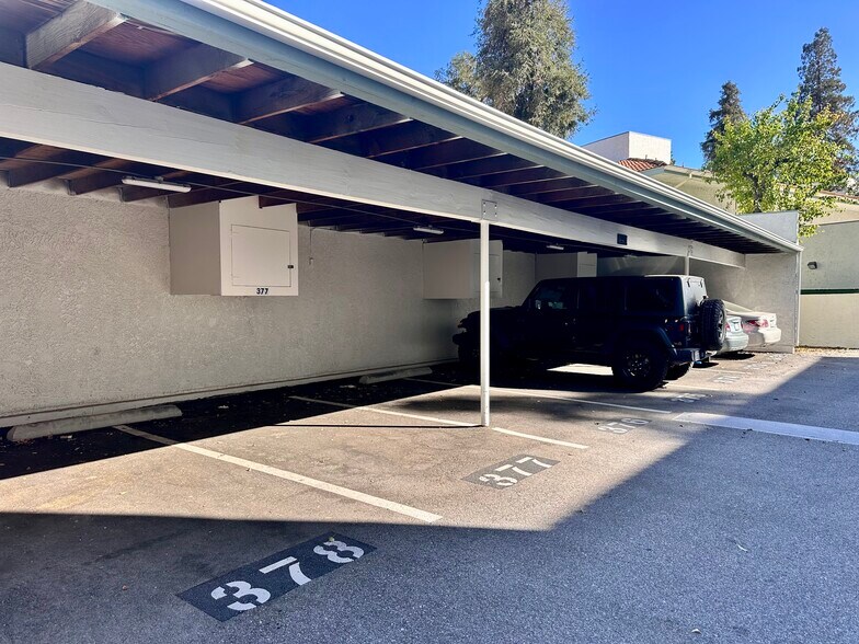 Building Photo - 4648 Park Granada