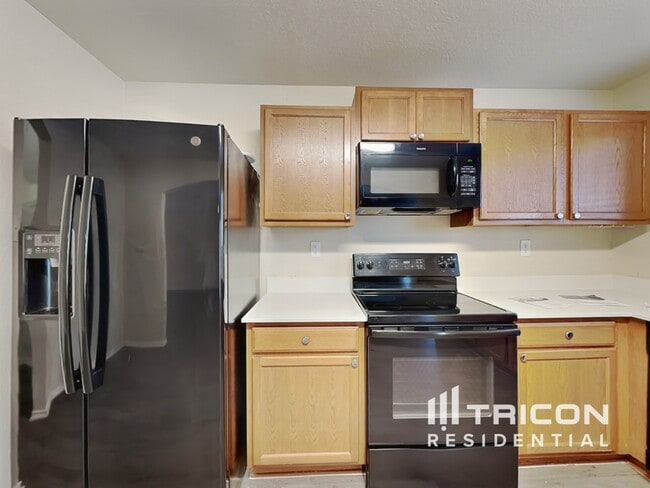 Building Photo - 10039 Amber Breeze