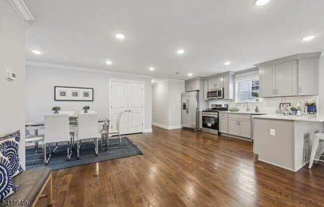 Building Photo - 139 N 15th St