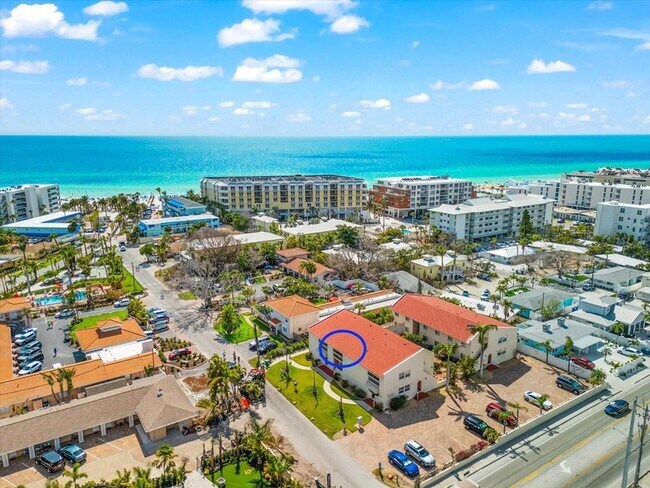 Building Photo - 6708 Sarasea Cir