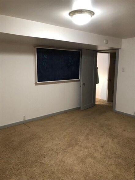 Master Bedroom - 4469 Orchard Ave