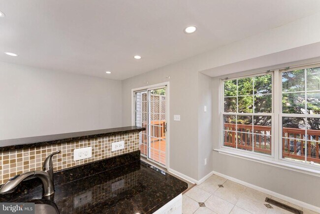 Building Photo - 4869 Benecia Ln