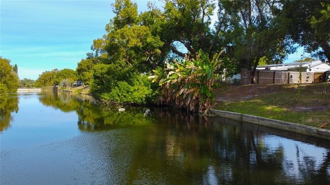 Building Photo - 4333 Newbury Dr