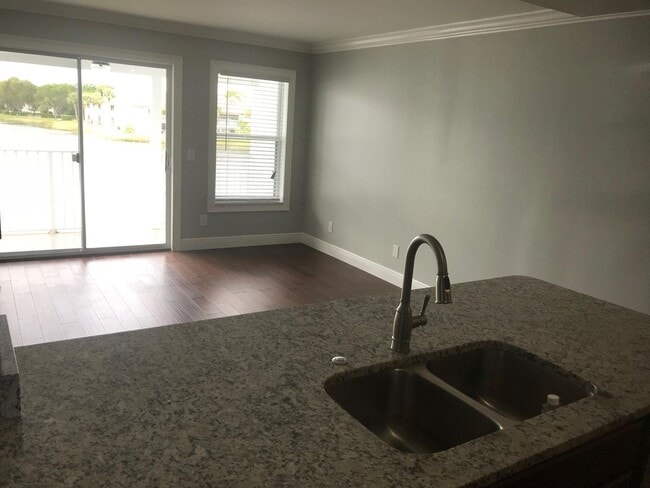 Building Photo - 285 Cypress Point Dr