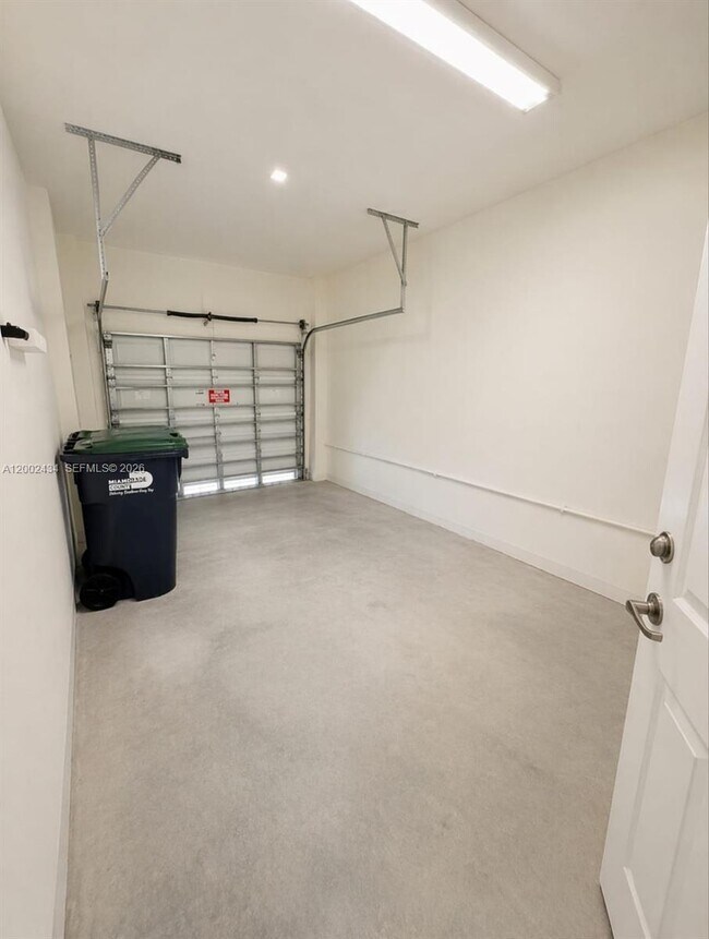 Building Photo - 10911 NW 79th St