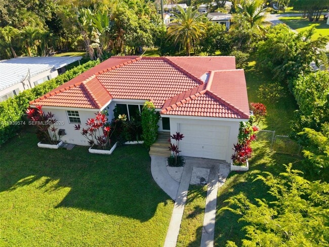 Building Photo - 1538 Funston St