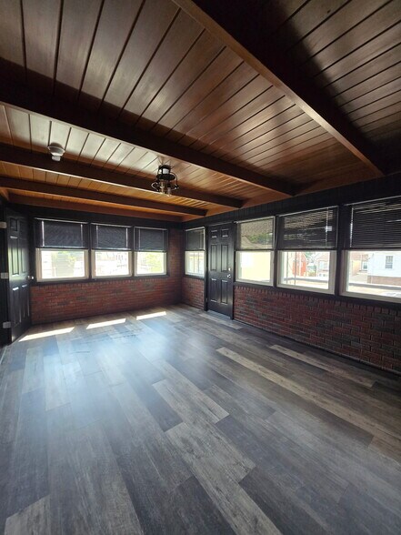 Building Photo - 1134 Northampton St