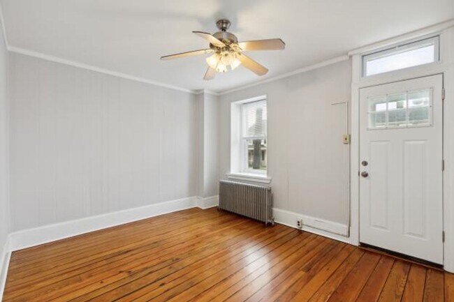 Building Photo - Beautiful 3 bedroom, 1.5 bath twin home in Conshohocken Available for Rent!