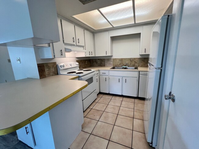 Building Photo - 4608 Sandy Ln