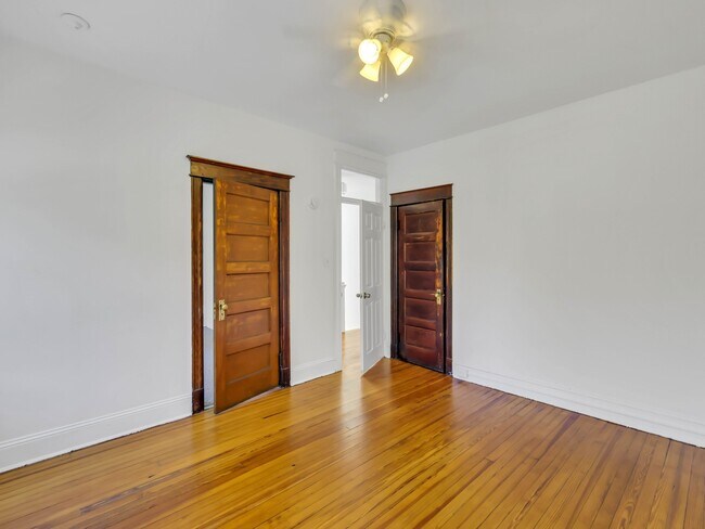 Building Photo - 2611 11th St NW