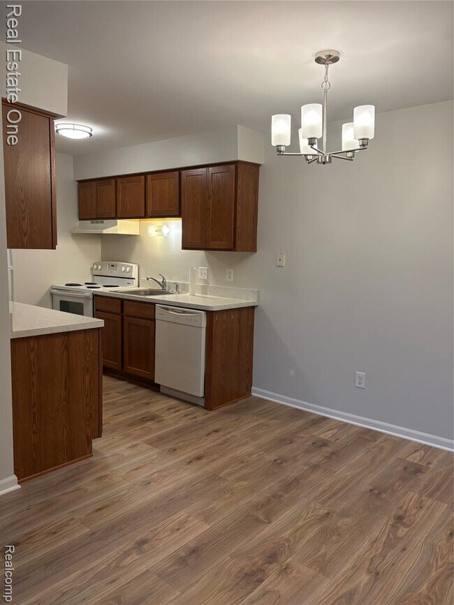 Building Photo - 18574 Masonic