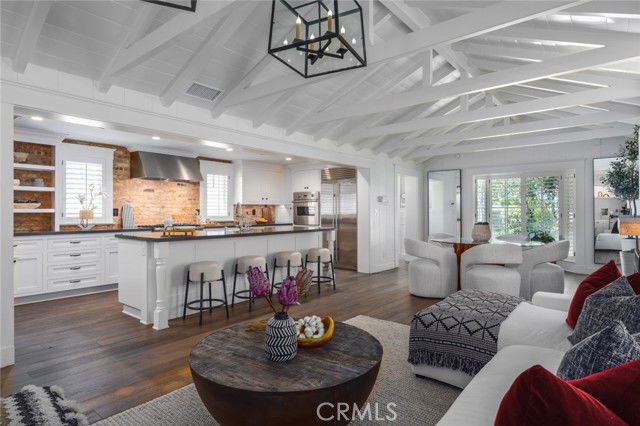 Building Photo - 426 Dahlia Ave