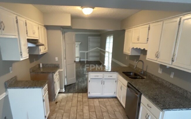 Building Photo - 7089 Cobblestone Dr