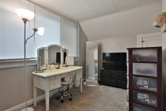 Building Photo - 1599 Mooberry St