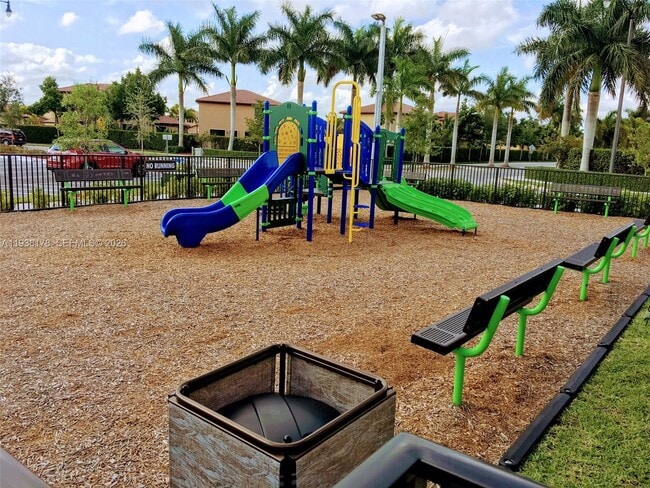 Building Photo - 191 SE 35 Ave