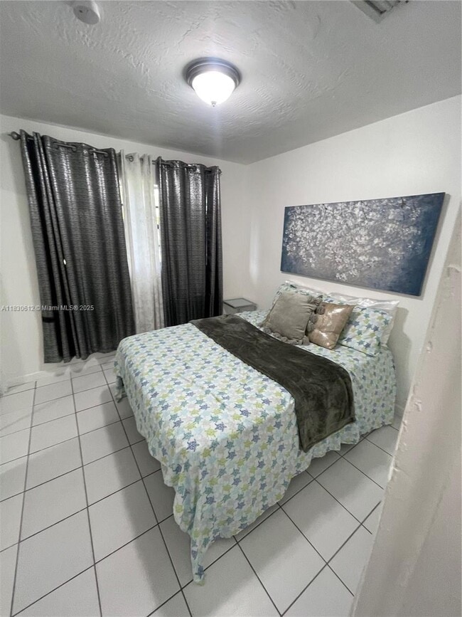 Building Photo - 4641 SW 104th Ct