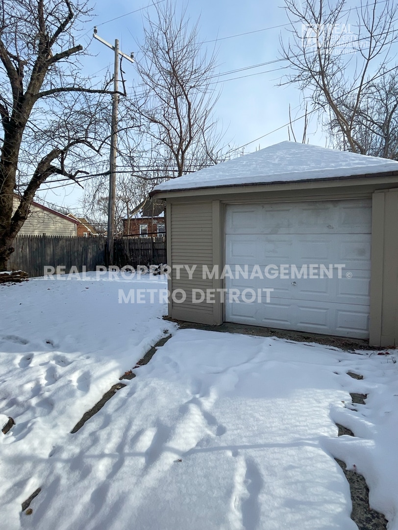 Building Photo - 16210 Ferguson St