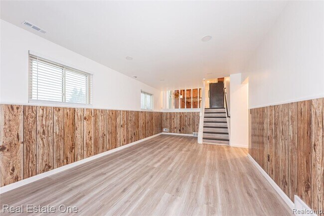 Building Photo - 29489 Geraldine Rd