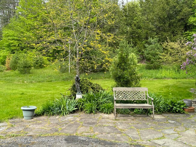 Building Photo - 4666 NY-212