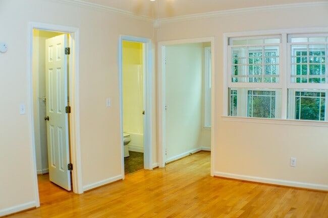 Building Photo - 115 London Plain Ct