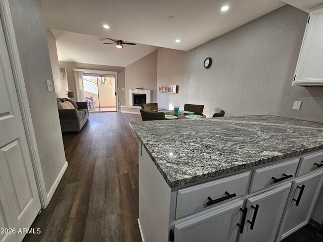 Building Photo - 2144 E Center Ln