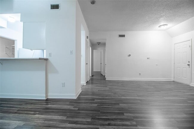Building Photo - 709 Castle Ridge Rd