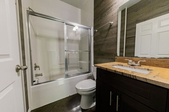 Building Photo - 2905 Whispering Trails Dr