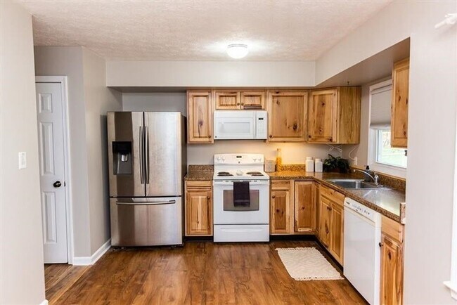 Building Photo - Rare Find... Detached Single Family Home in Purcell Park!