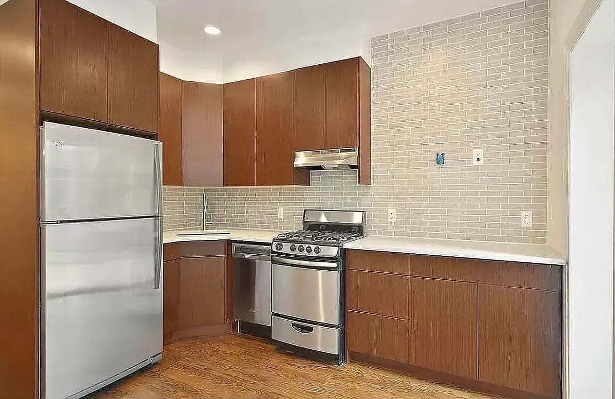 Building Photo - 407 E 6th St