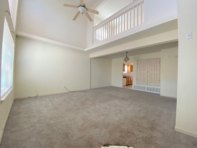 Building Photo - West El Paso 5bed Refrig A/C Home