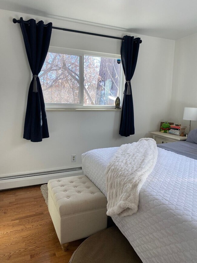 Building Photo - Charming 1 Level House 3 Bed, 2 Bath with ...