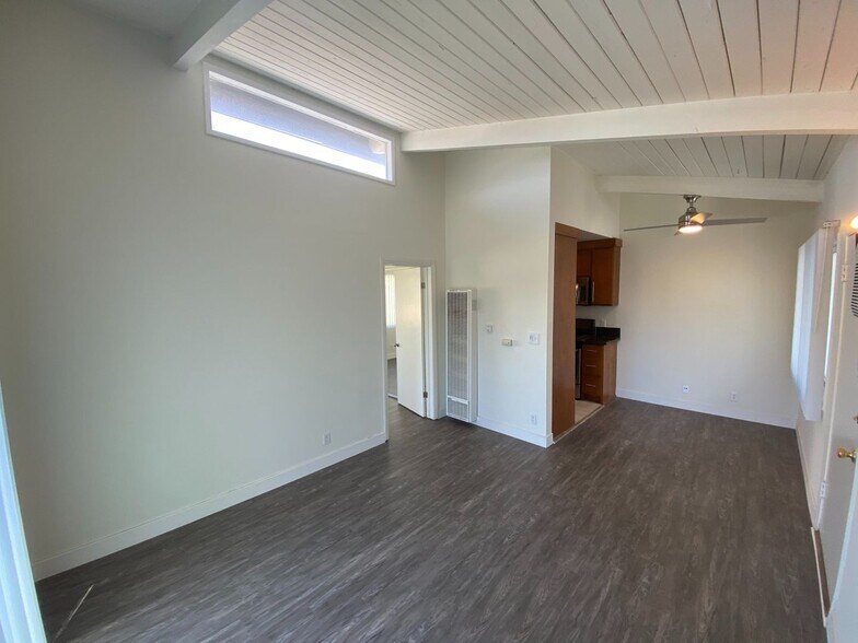 Building Photo - 3538 Keystone Av