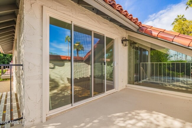 Building Photo - 5730 N Scottsdale Rd