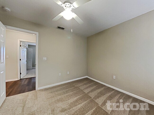 Building Photo - 3233 Ambassador Ave