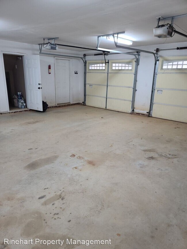 Building Photo - 3 br, 1.5 bath House - 14143 Highway 55 West