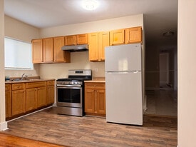 Building Photo - 735 Union St