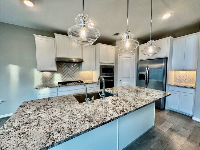 Building Photo - 28622 Monarch Cliffs Dr