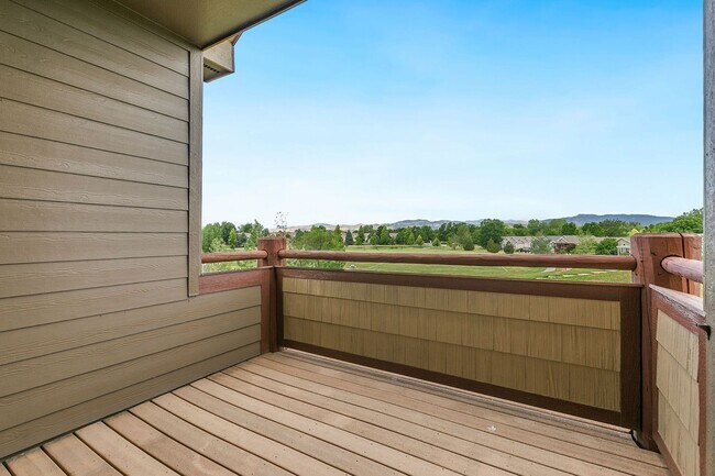 Building Photo - Top-Floor Condo with Unbeatable Mountain Views!